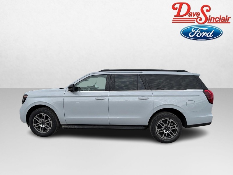 Ford Expedition Max Vehicle Full-screen Gallery Image 10