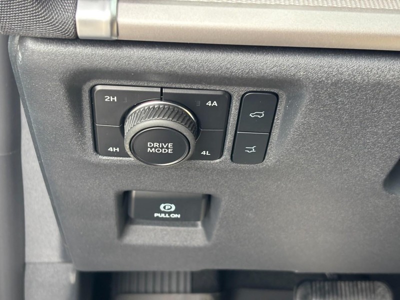 Ford Expedition Max Vehicle Full-screen Gallery Image 20