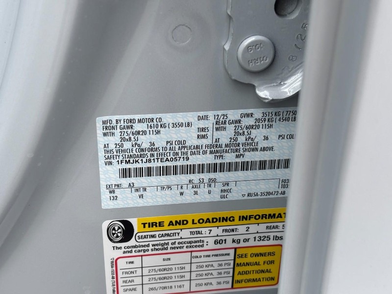 Ford Expedition Max Vehicle Full-screen Gallery Image 29