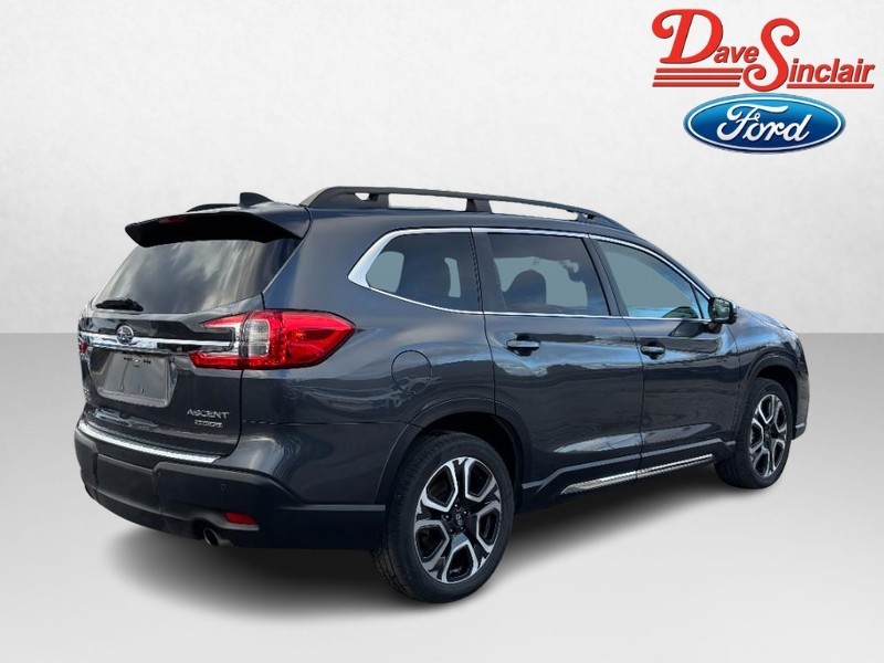 Subaru Ascent Vehicle Full-screen Gallery Image 07