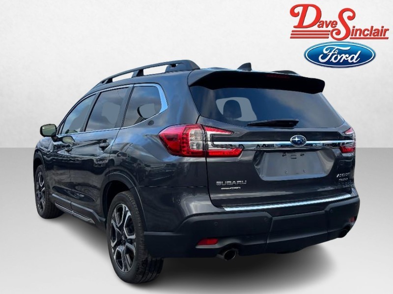 Subaru Ascent Vehicle Full-screen Gallery Image 09