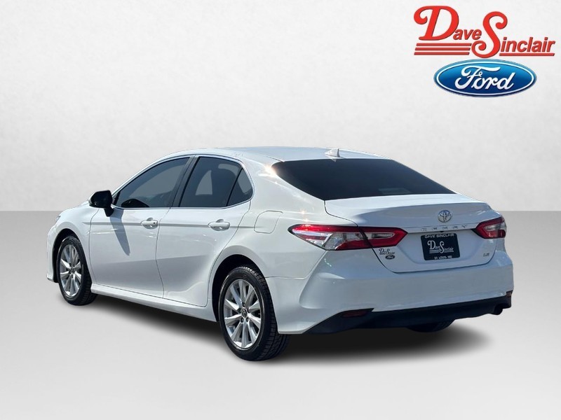 Toyota Camry Vehicle Image 09