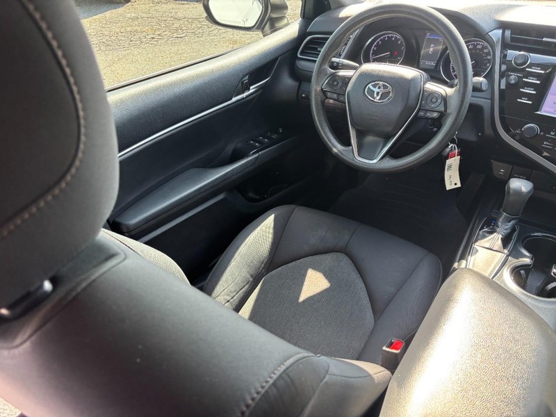 Toyota Camry Vehicle Image 13