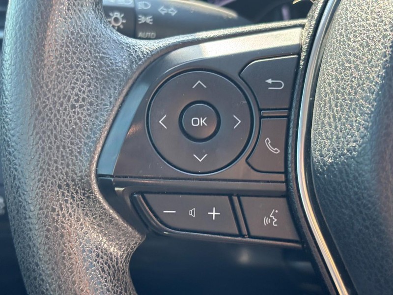 Toyota Camry Vehicle Image 18