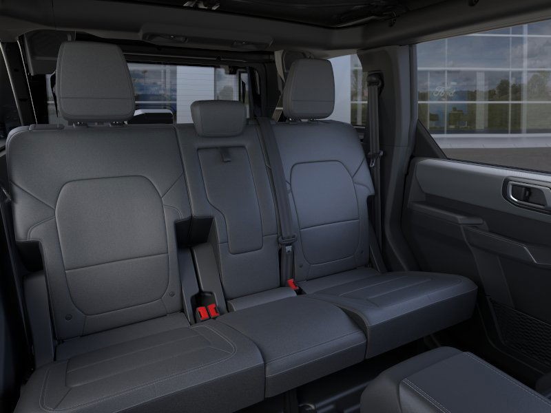 Ford Bronco Vehicle Full-screen Gallery Image 13