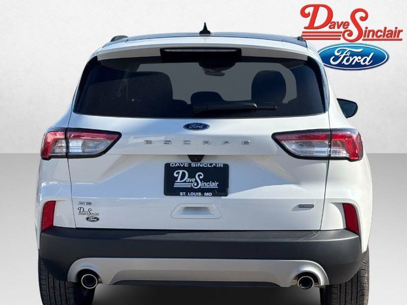 Ford Escape Vehicle Full-screen Gallery Image 08