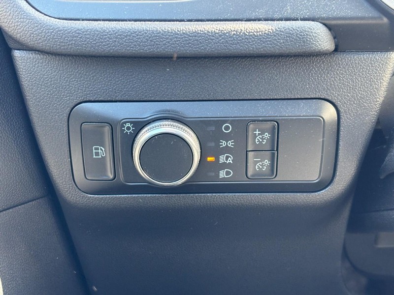 Ford Escape Vehicle Full-screen Gallery Image 18