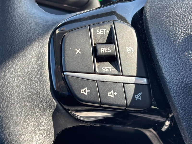 Ford Escape Vehicle Full-screen Gallery Image 19