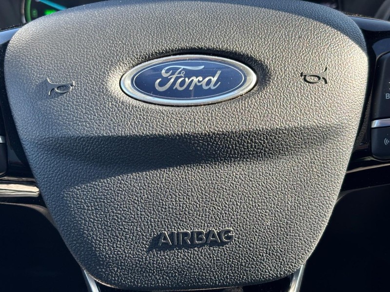 Ford Escape Vehicle Full-screen Gallery Image 20