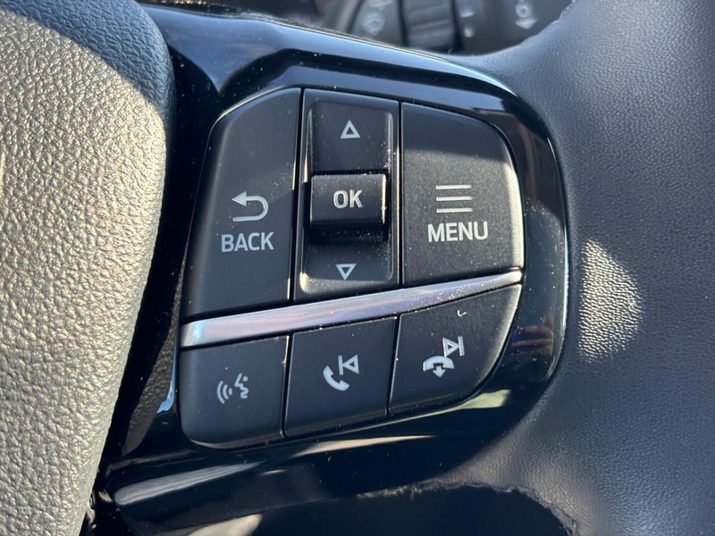 Ford Escape Vehicle Full-screen Gallery Image 21