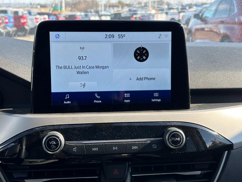 Ford Escape Vehicle Full-screen Gallery Image 23