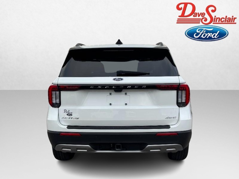 Ford Explorer Vehicle Full-screen Gallery Image 08