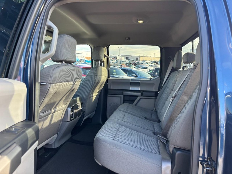 Ford F-150 Vehicle Full-screen Gallery Image 12