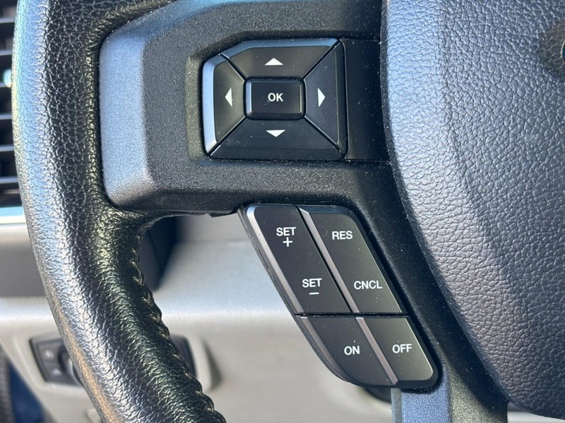 Ford F-150 Vehicle Full-screen Gallery Image 18