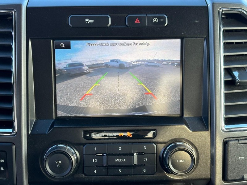 Ford F-150 Vehicle Full-screen Gallery Image 23