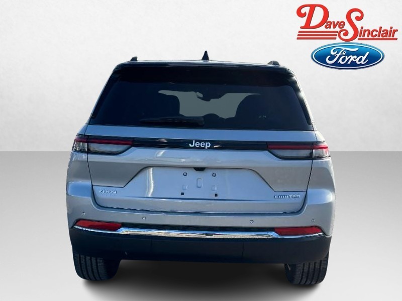 Jeep Grand Cherokee Vehicle Full-screen Gallery Image 08