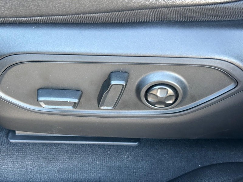 Jeep Grand Cherokee Vehicle Full-screen Gallery Image 26