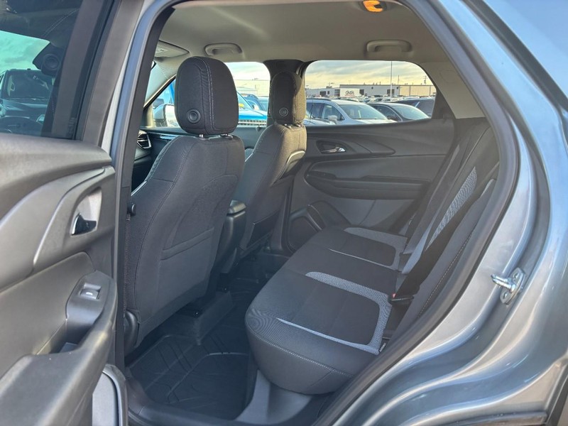 Chevrolet TrailBlazer Vehicle Full-screen Gallery Image 12