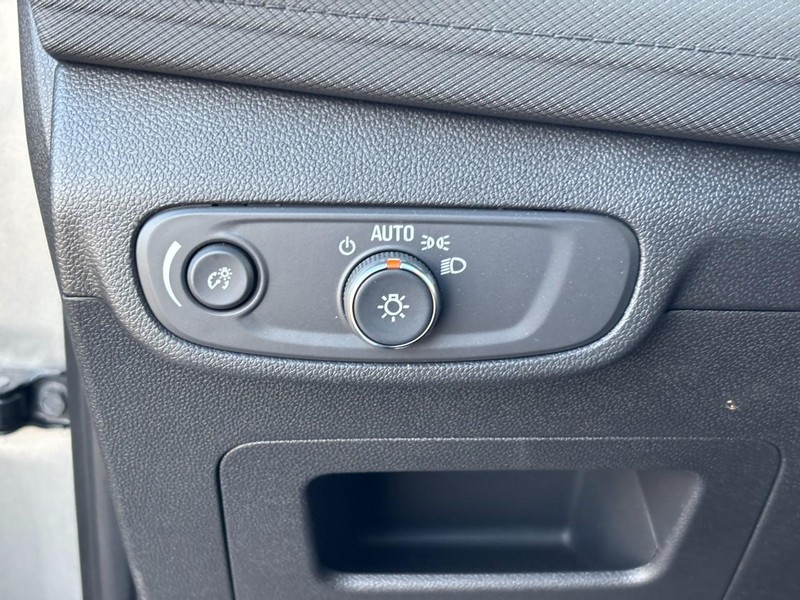 Chevrolet TrailBlazer Vehicle Full-screen Gallery Image 17