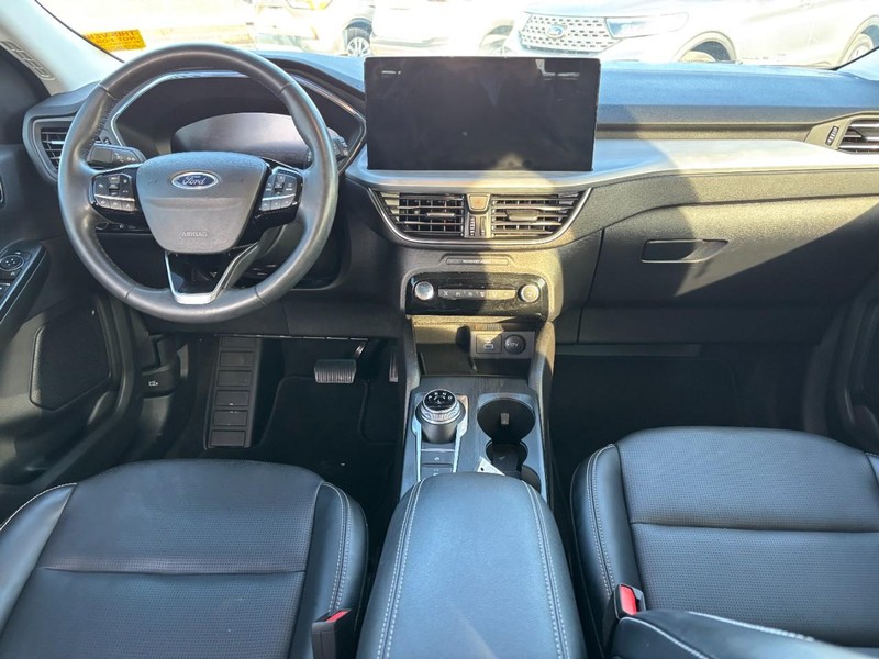 Ford Escape Vehicle Full-screen Gallery Image 14