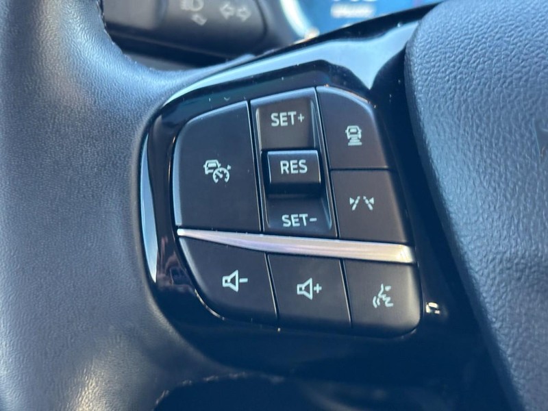 Ford Escape Vehicle Full-screen Gallery Image 18