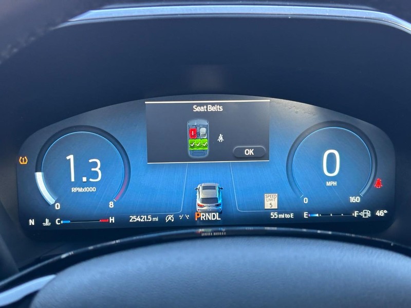 Ford Escape Vehicle Full-screen Gallery Image 21