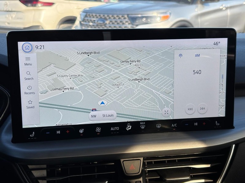 Ford Escape Vehicle Full-screen Gallery Image 22