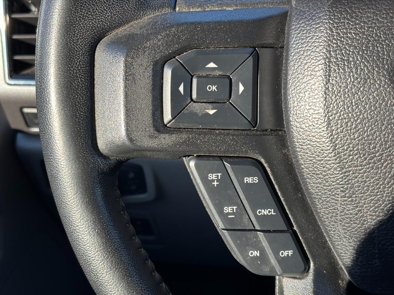 Ford F-150 Vehicle Full-screen Gallery Image 18