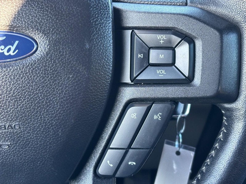 Ford F-150 Vehicle Full-screen Gallery Image 20