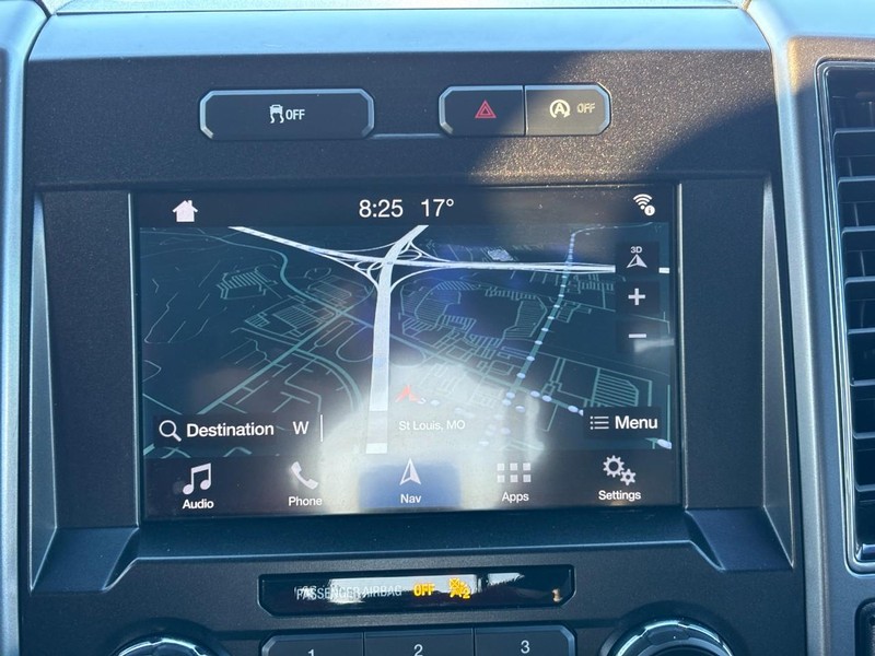 Ford F-150 Vehicle Full-screen Gallery Image 23