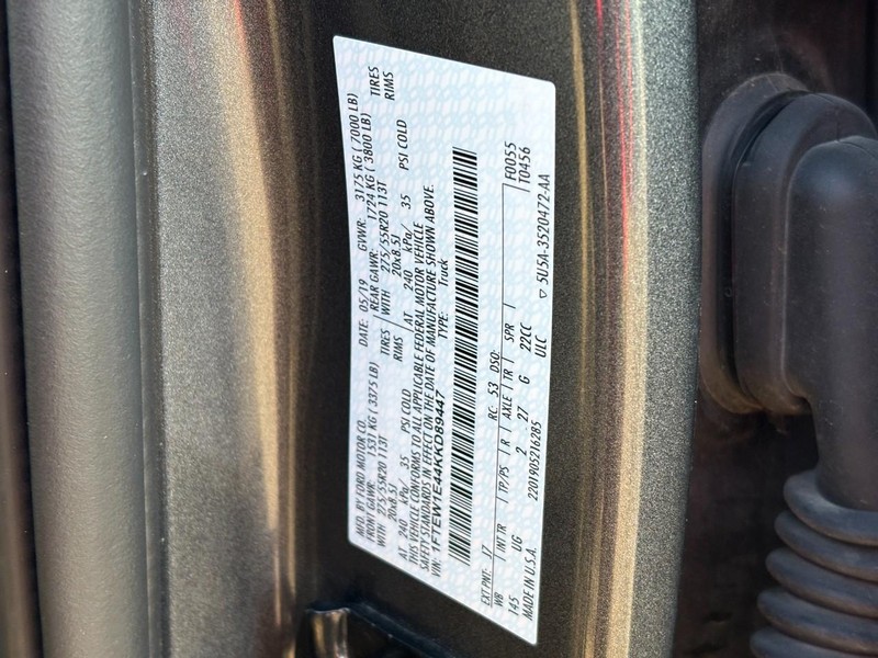 Ford F-150 Vehicle Full-screen Gallery Image 26