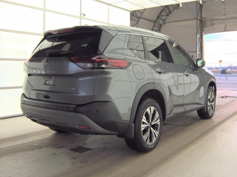 Nissan Rogue Vehicle Full-screen Gallery Image 02