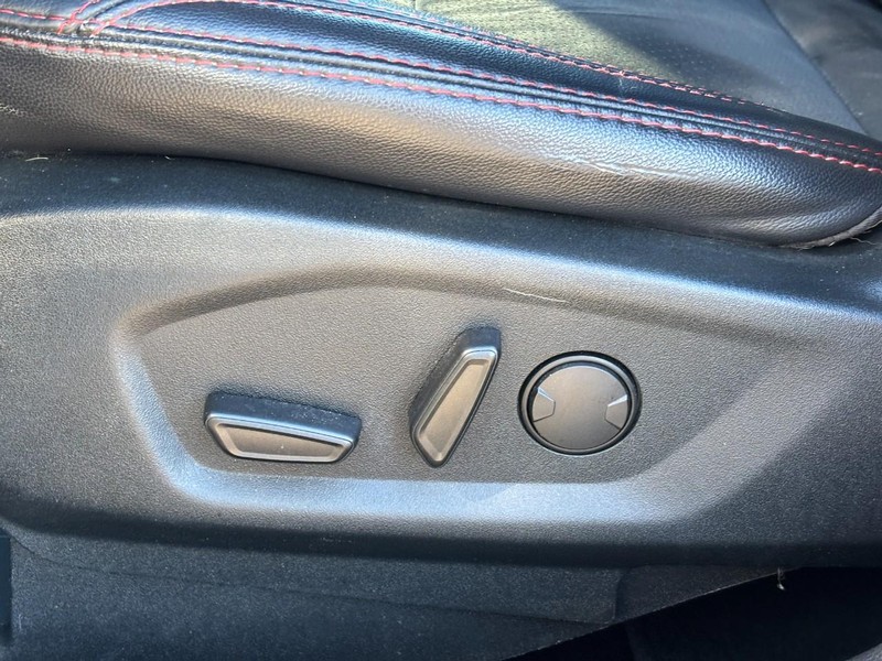 Ford Explorer Vehicle Image 16