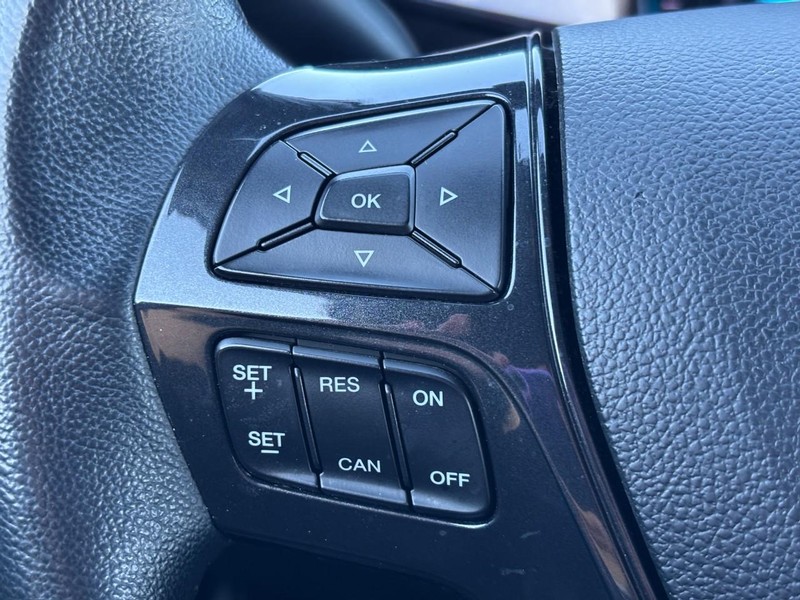 Ford Explorer Vehicle Image 19