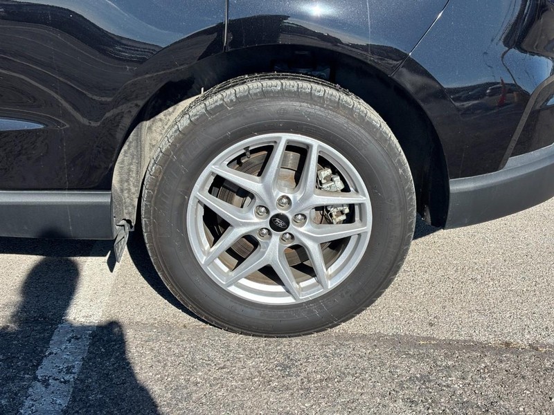 Ford Edge Vehicle Full-screen Gallery Image 11