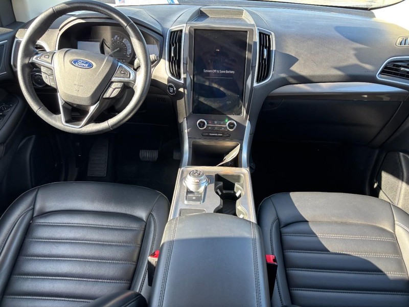 Ford Edge Vehicle Full-screen Gallery Image 14