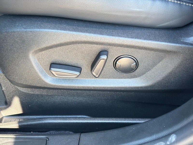 Ford Edge Vehicle Full-screen Gallery Image 16