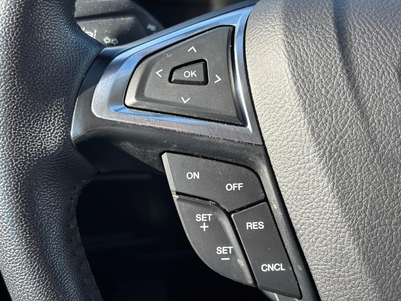 Ford Edge Vehicle Full-screen Gallery Image 19