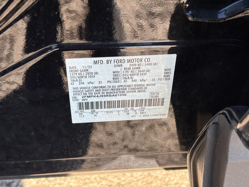 Ford Edge Vehicle Full-screen Gallery Image 26