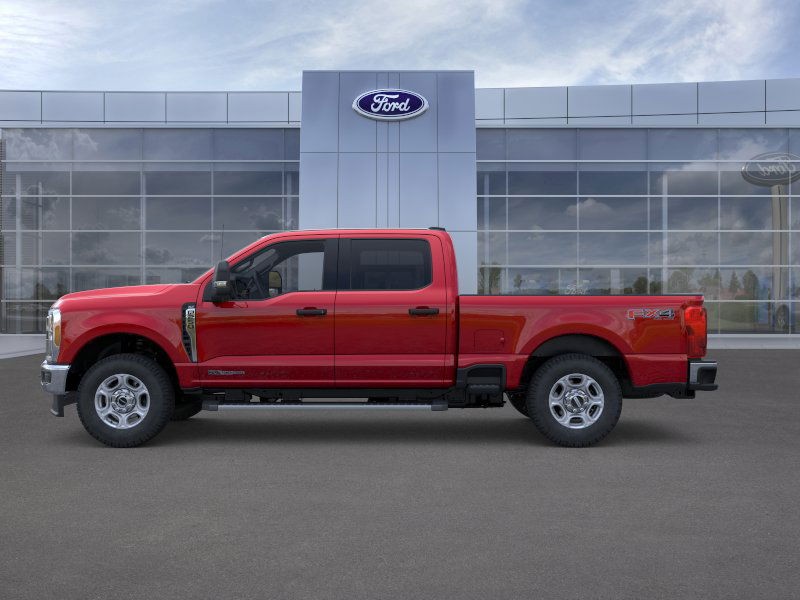 Ford Super Duty F-250 SRW Vehicle Full-screen Gallery Image 04