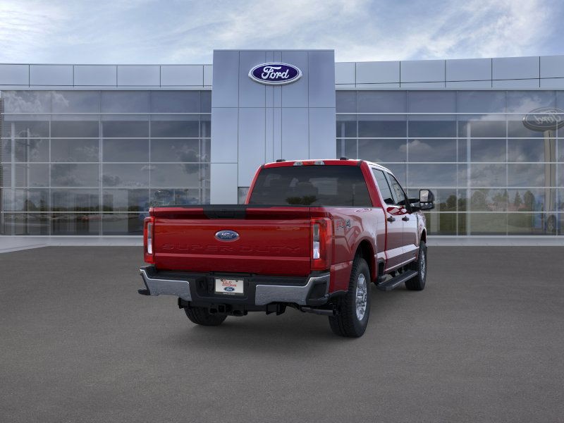 Ford Super Duty F-250 SRW Vehicle Full-screen Gallery Image 10