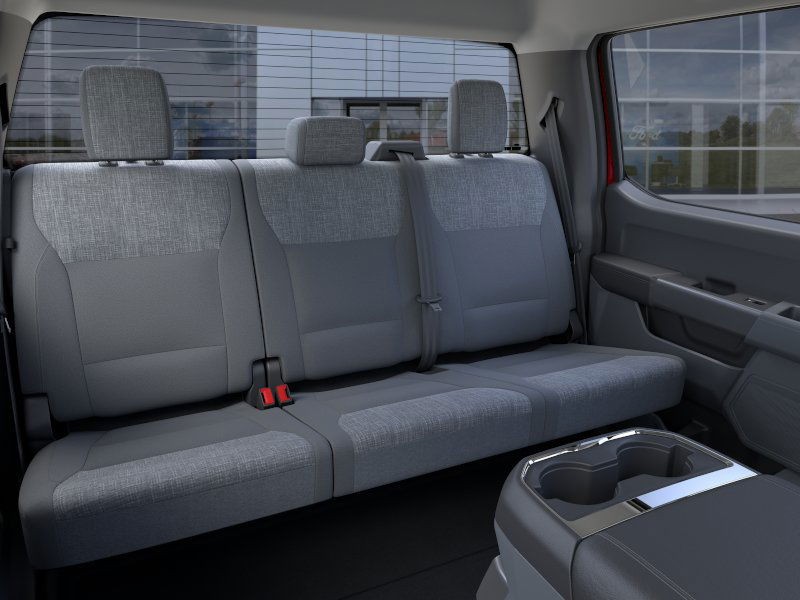 Ford Super Duty F-250 SRW Vehicle Full-screen Gallery Image 13