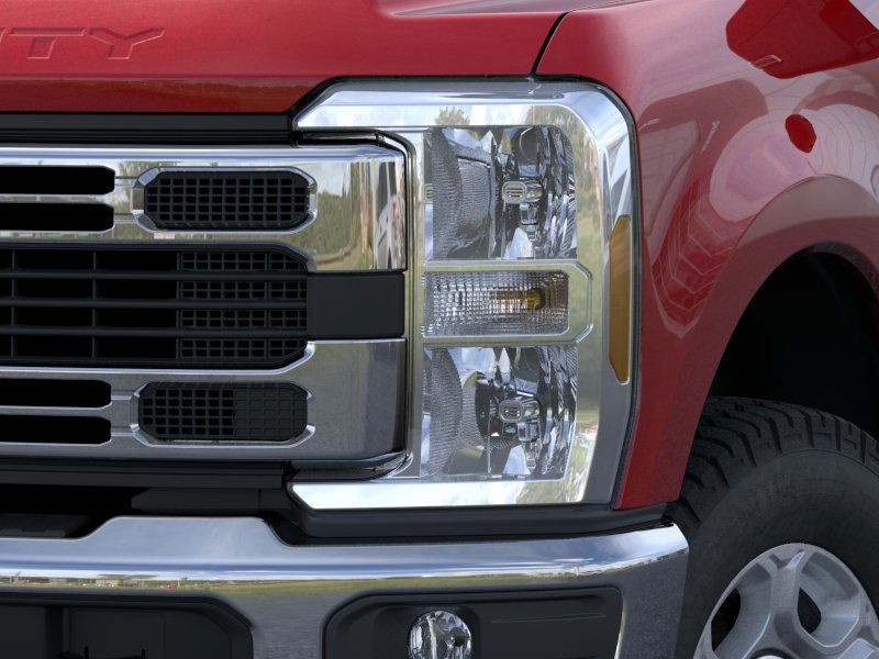 Ford Super Duty F-250 SRW Vehicle Full-screen Gallery Image 20