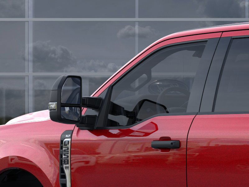 Ford Super Duty F-250 SRW Vehicle Full-screen Gallery Image 22