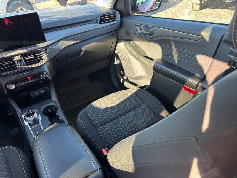 Ford Escape Vehicle Image 15