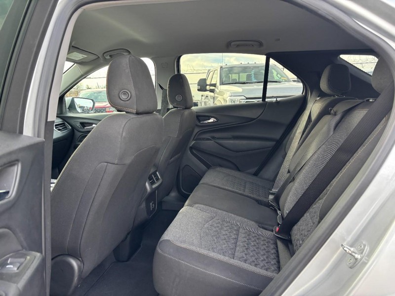 Chevrolet Equinox Vehicle Full-screen Gallery Image 10