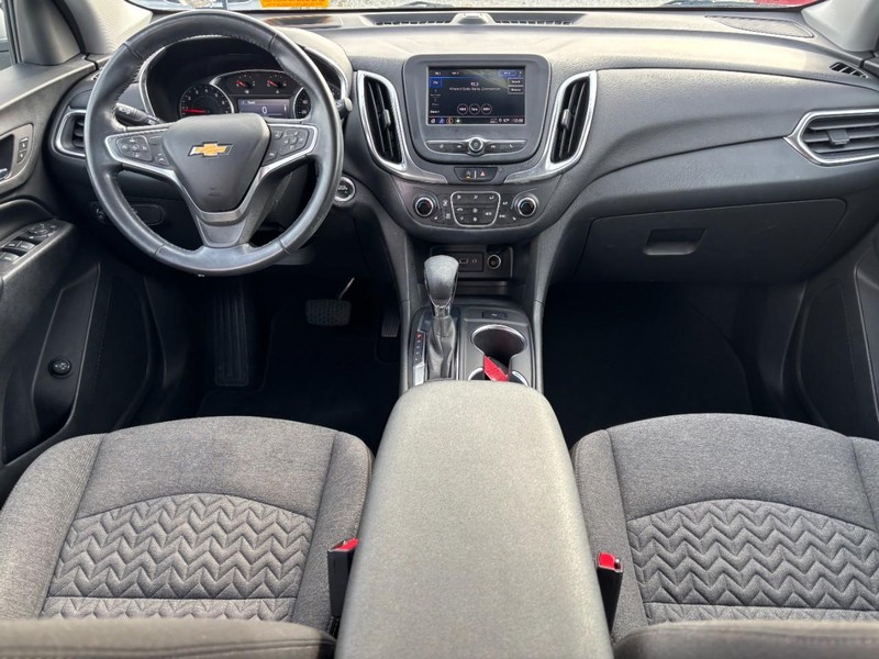 Chevrolet Equinox Vehicle Full-screen Gallery Image 12