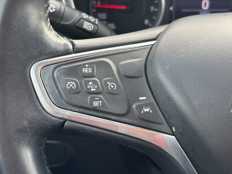 Chevrolet Equinox Vehicle Full-screen Gallery Image 17