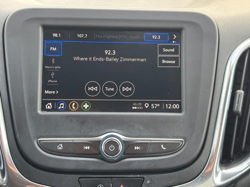 Chevrolet Equinox Vehicle Full-screen Gallery Image 21