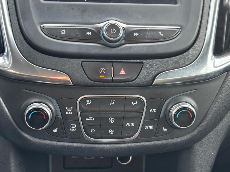 Chevrolet Equinox Vehicle Full-screen Gallery Image 23